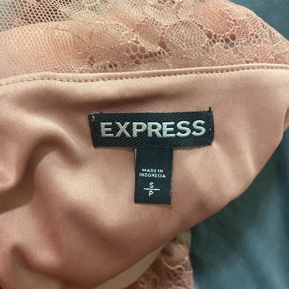 🎱Elegant Lace Sleeveless top! - Picture 10 of 10